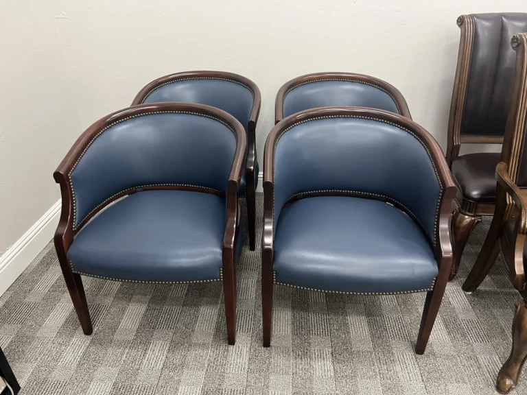 Accent Chair – Leather – IMG_5681