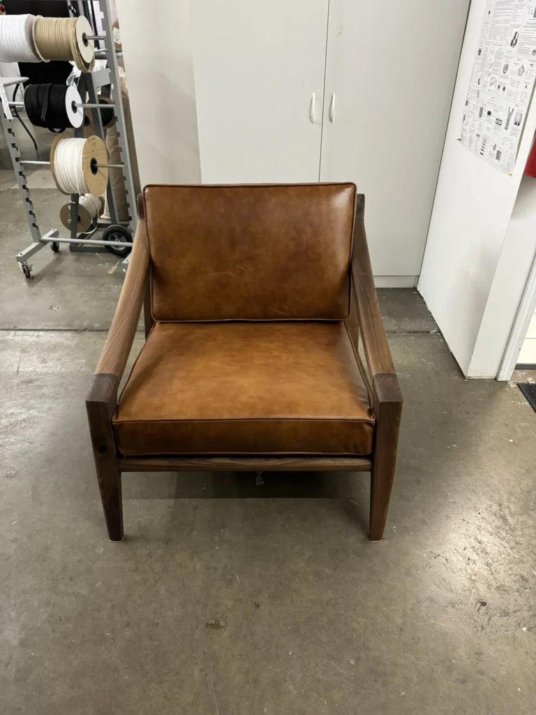 Accent Chair – Leather – IMG_7555