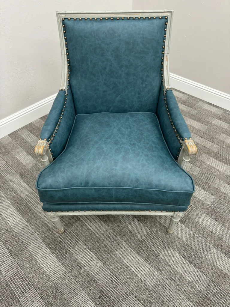 Accent Chair – Leather – IMG_8270