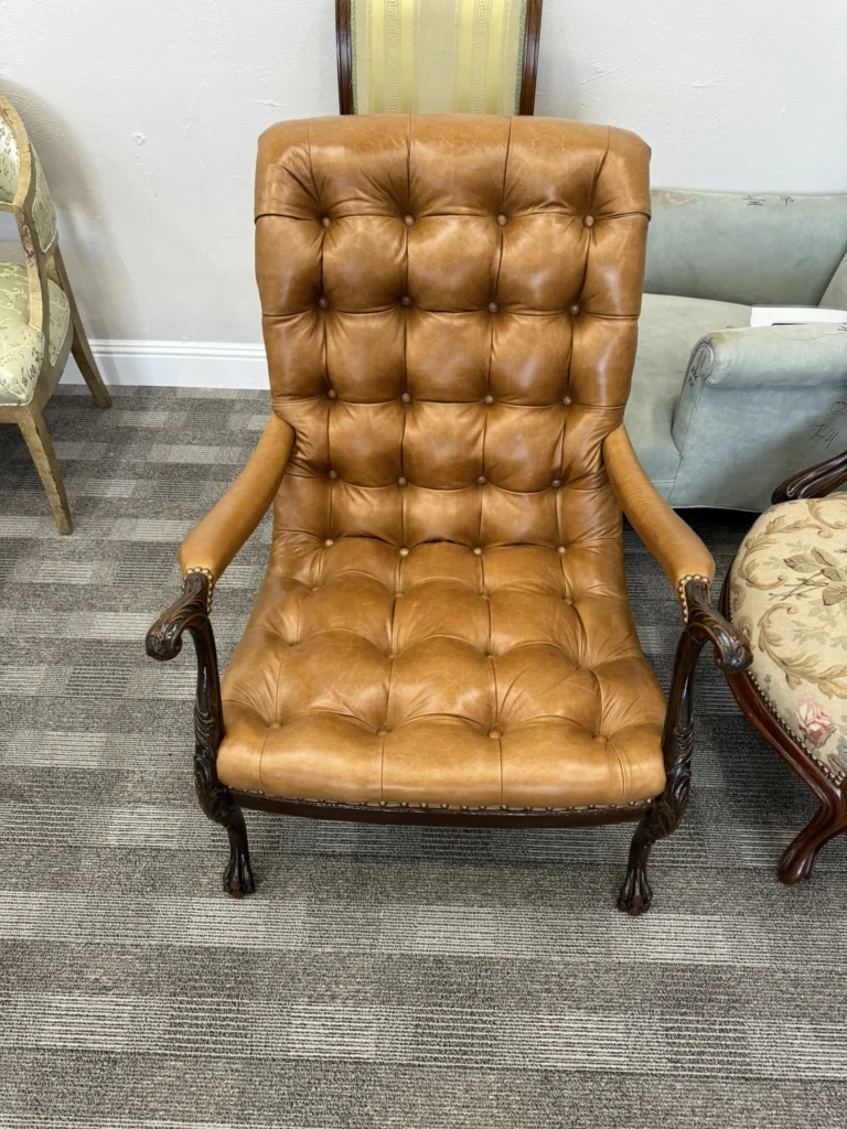 Accent Chair – Leather – IMG_8680