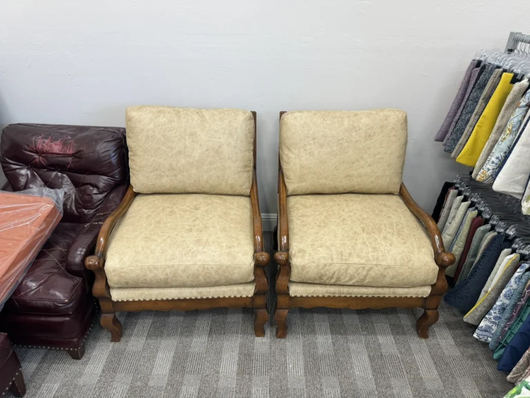 Accent Chair – Leather – IMG_9120