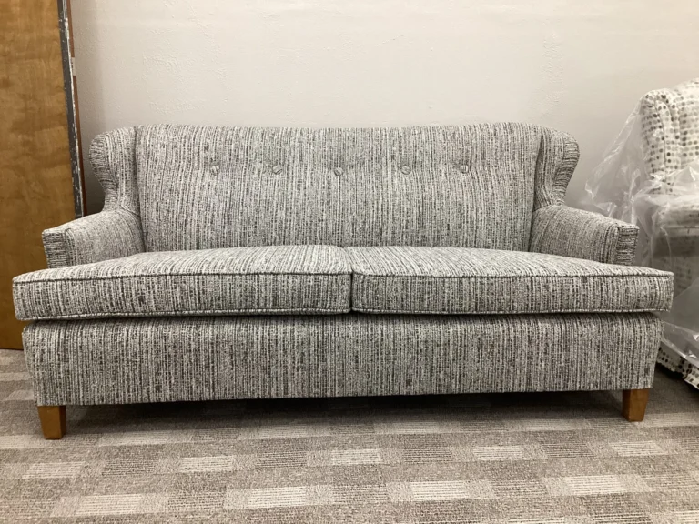 Loveseat – Fabric – IMG_0241