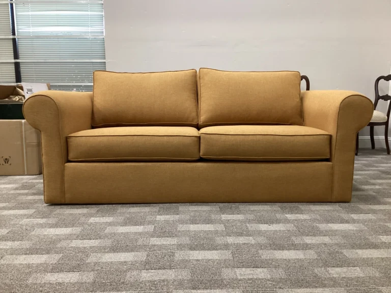 Loveseat – Fabric – IMG_0458