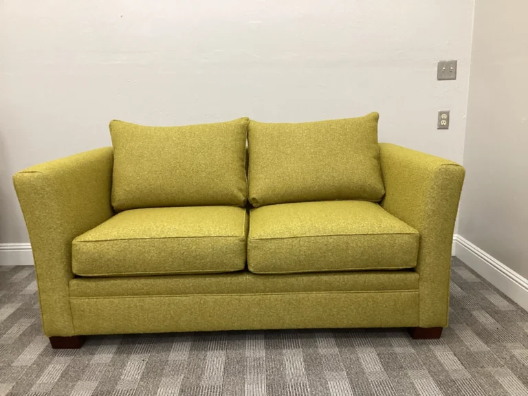 Loveseat – Fabric – IMG_1456