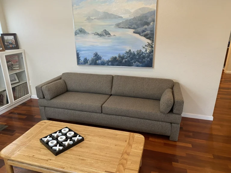 Loveseat – Fabric – IMG_4598