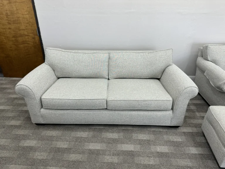 Loveseat – Fabric – IMG_8828