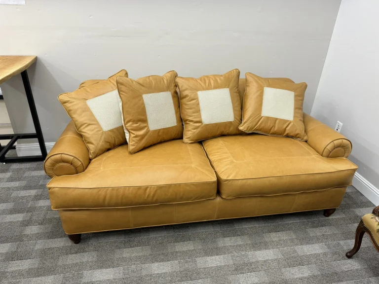 Sofa – Leather – IMG_9781
